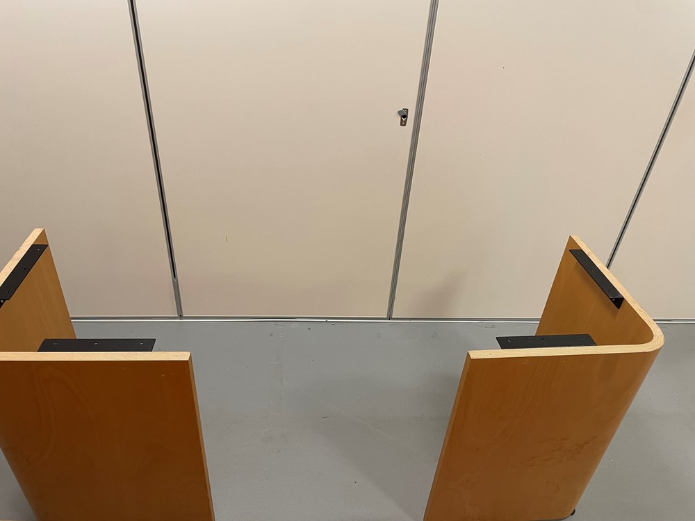 Boardroom/meeting table