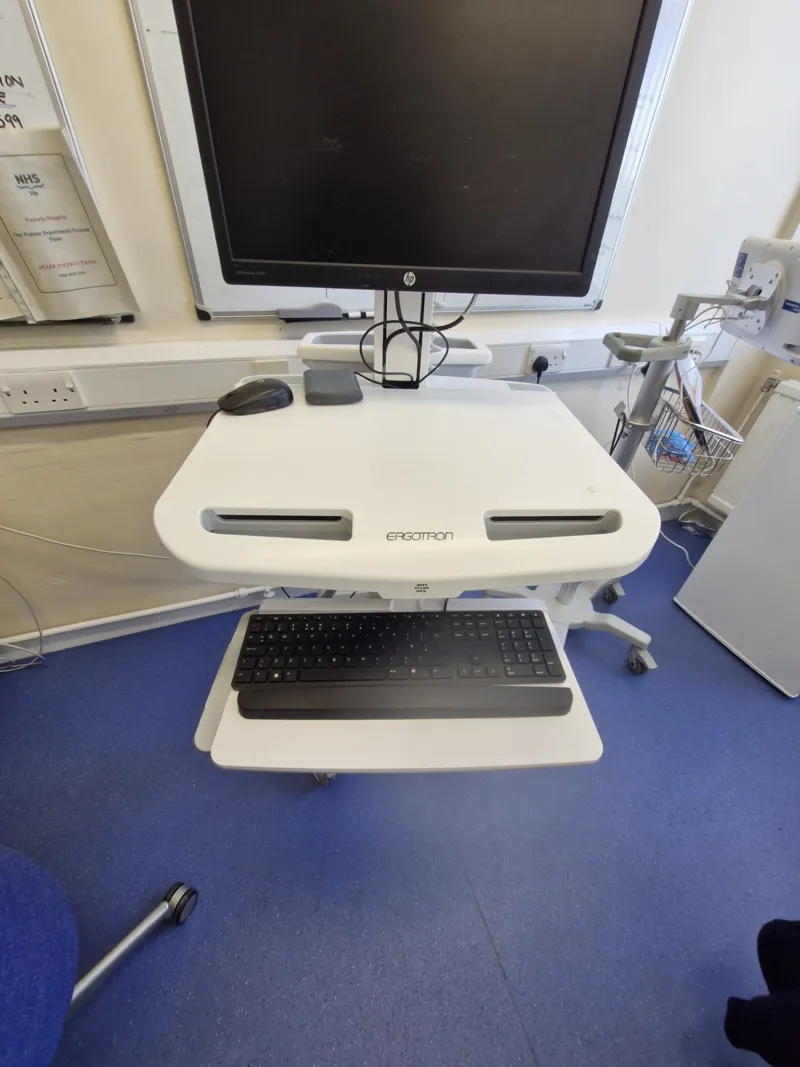 ERGOTRON Height Adjustable Monitor/Laptop Stand - White