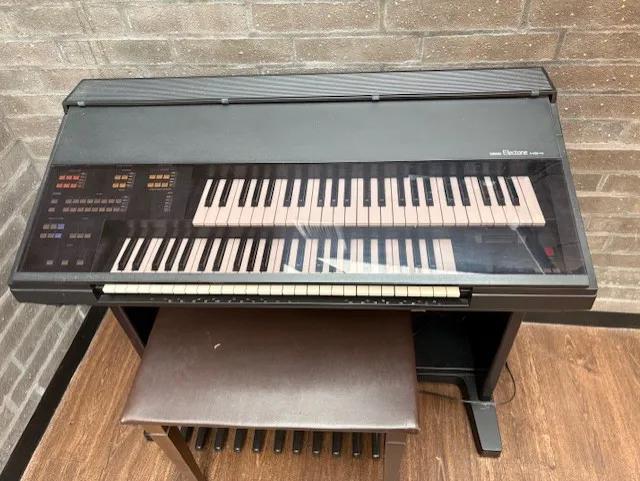 Yamaha Electone HS-4 Organ