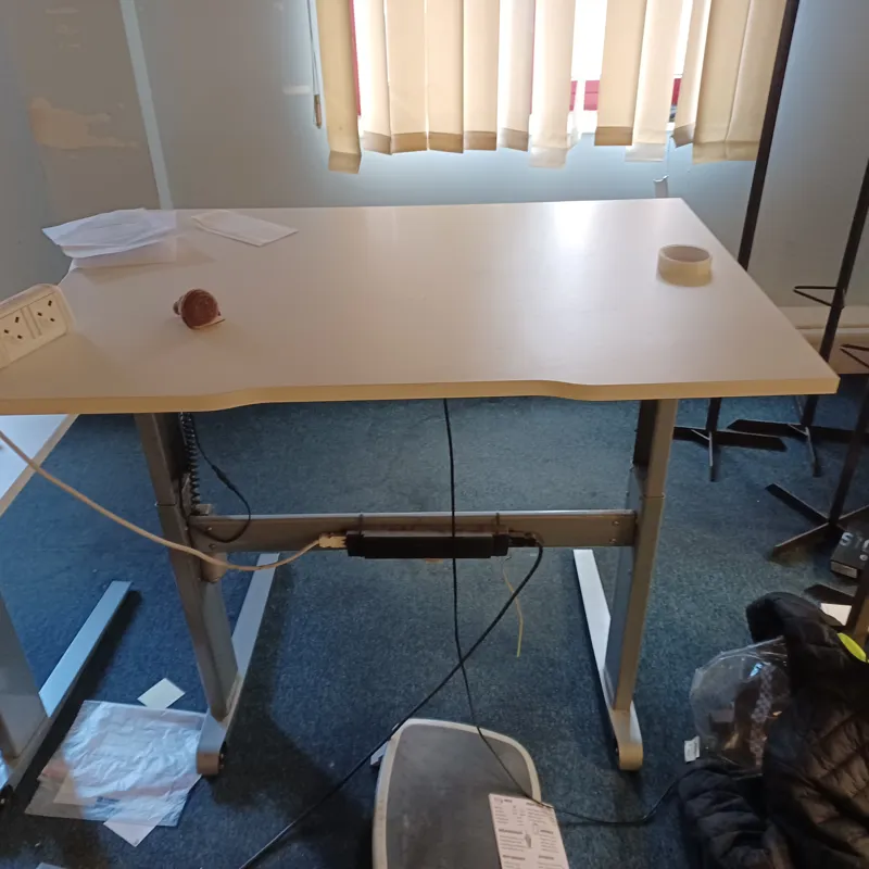 1200 R&F White Top Desk