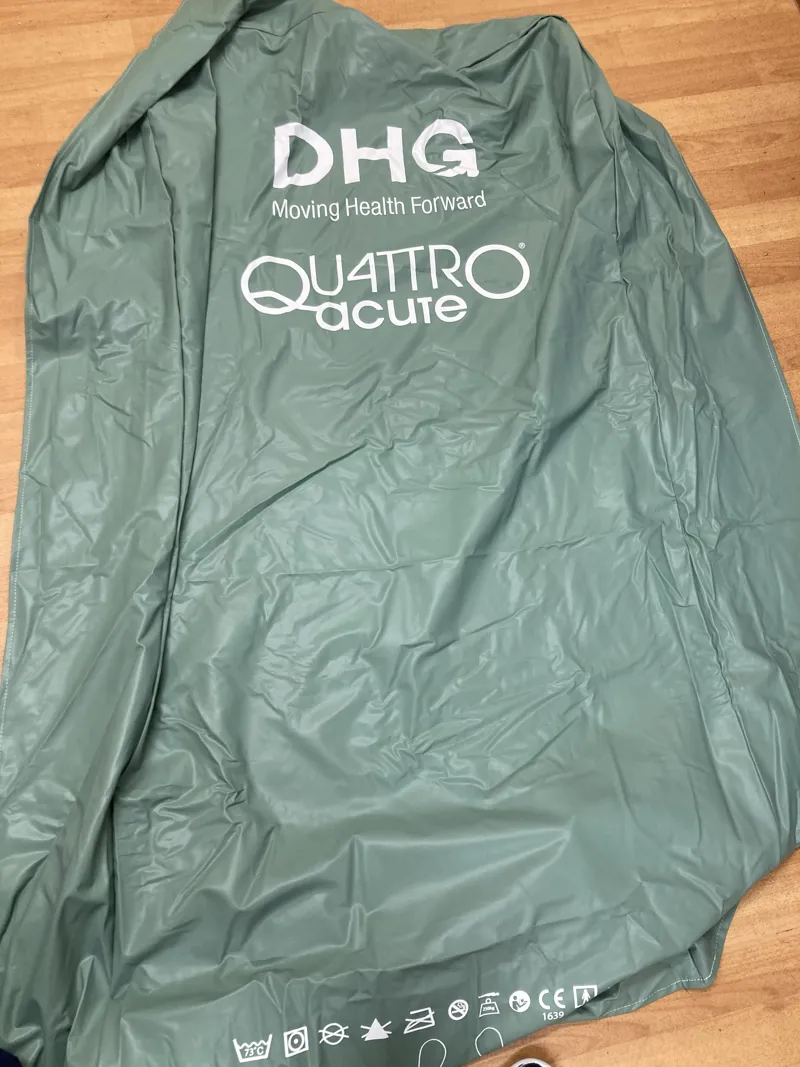 DHG Moving Health Forward QU4TTRO acute mattress covers x 2 (for pressure relieving mattresses) (Top covers)