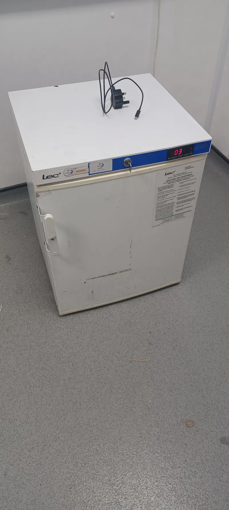 LEC Compact Laboratory Incubator/Fridge with Digital Display