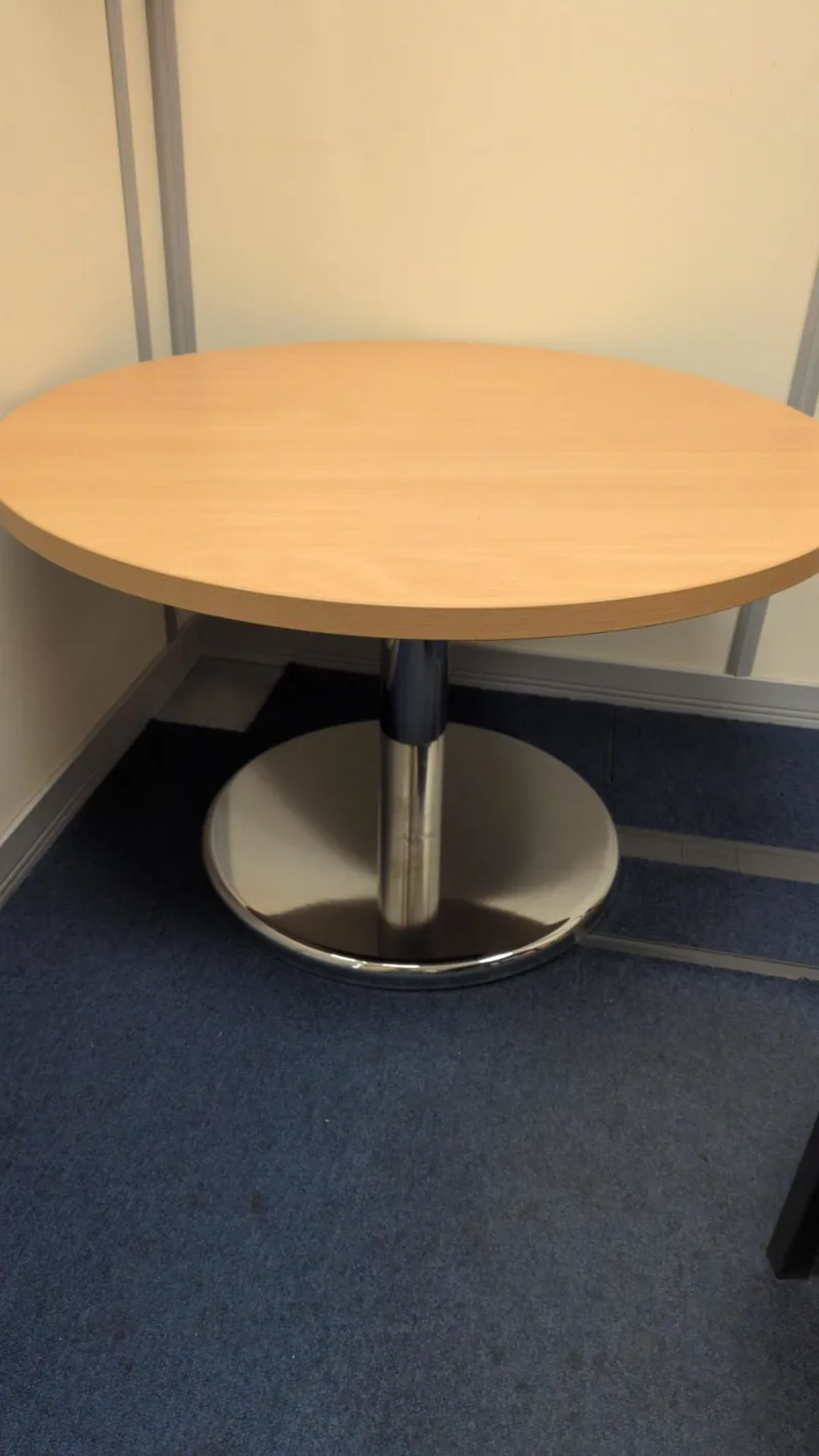 Round Coffee Tables – Beech/Oak with Metal Bases