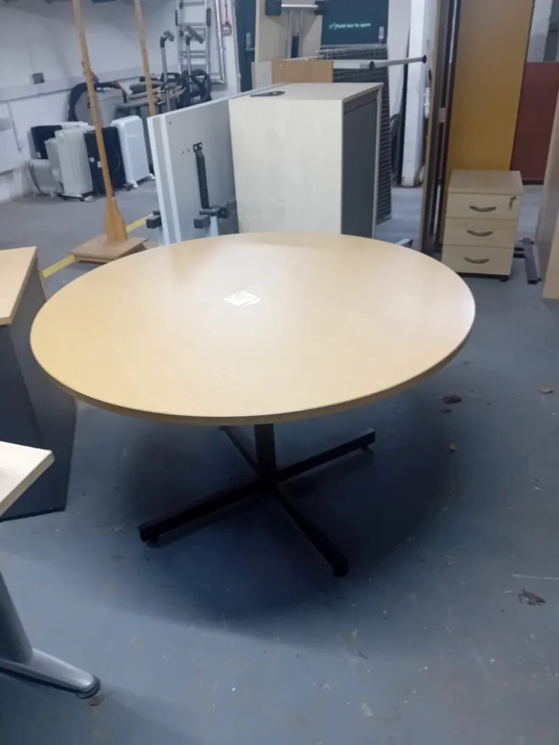 Round Meeting Table with grey Base - Light Wood Top