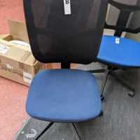 Task Chair B