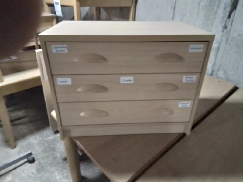 Light wood 3 drawer chest of drawers