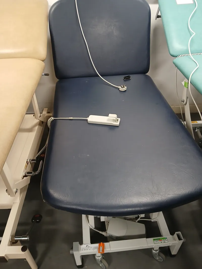 Bariatric size Medical Examination Couch with Electrical Controls