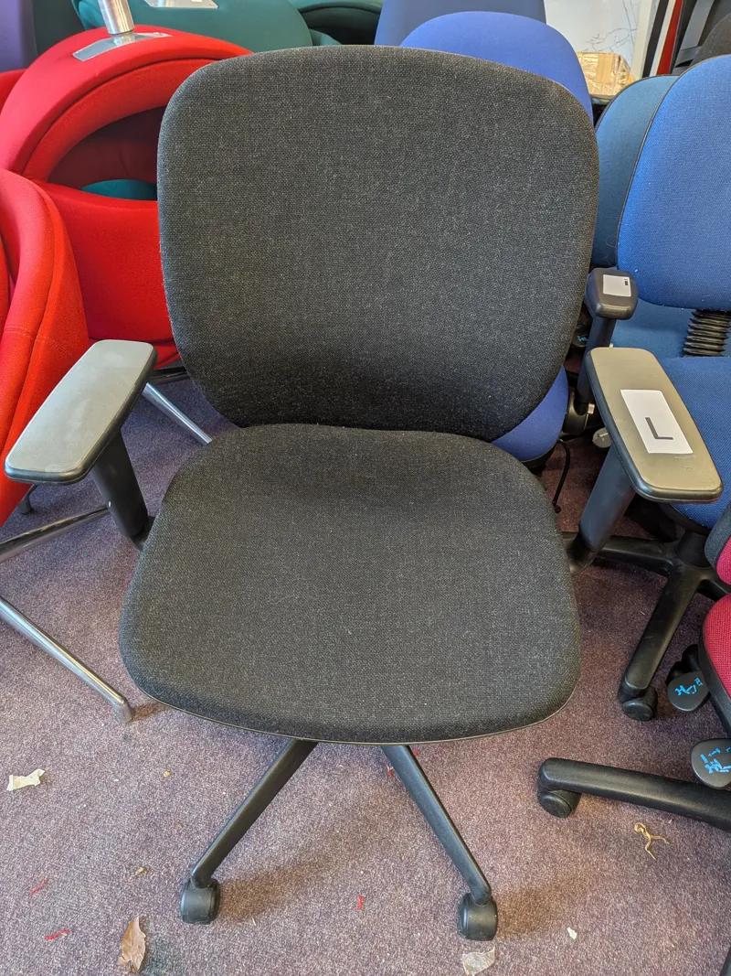 Office Chair L for Ollie Herdson
