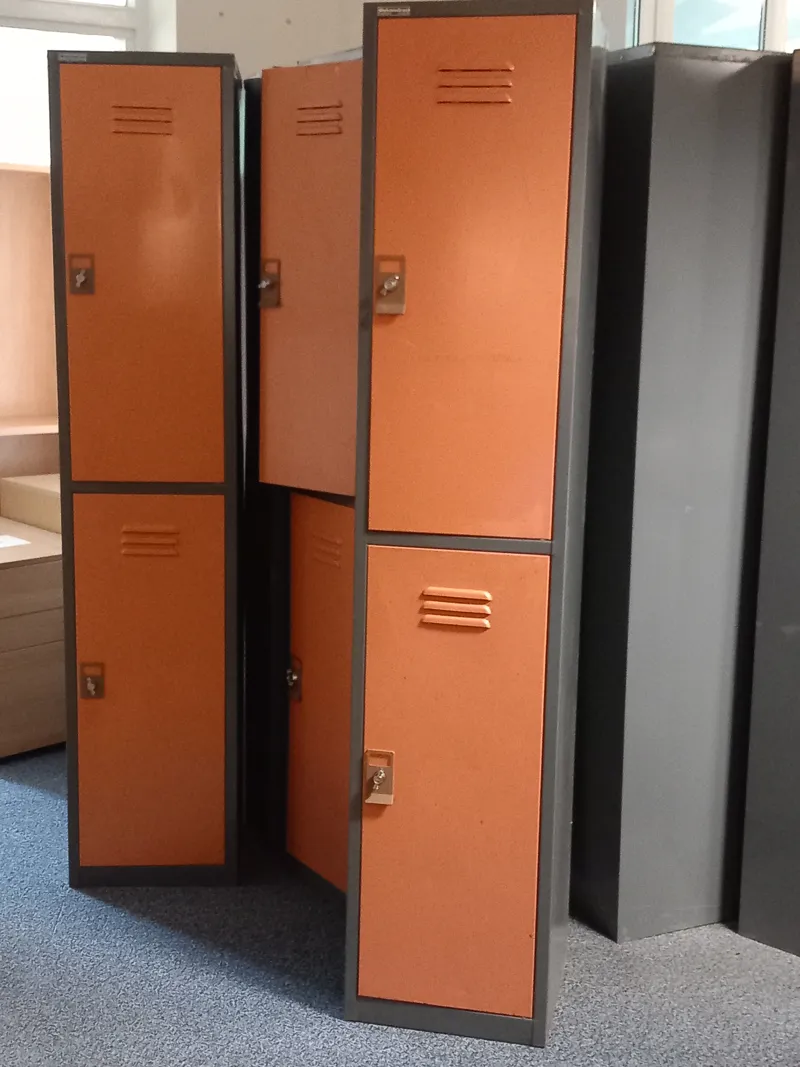 (5D) lockers